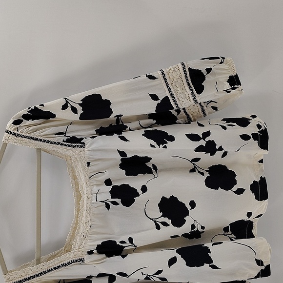 Maurices Square Neck Blouse Black Floral On Cream Size XL Peasant Style Top - Picture 3 of 8